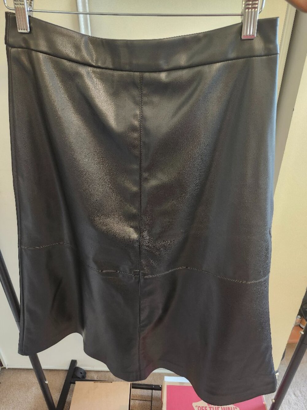 RW & CO FAUX LEATHER SKIRT  BLACK  SIZE 6